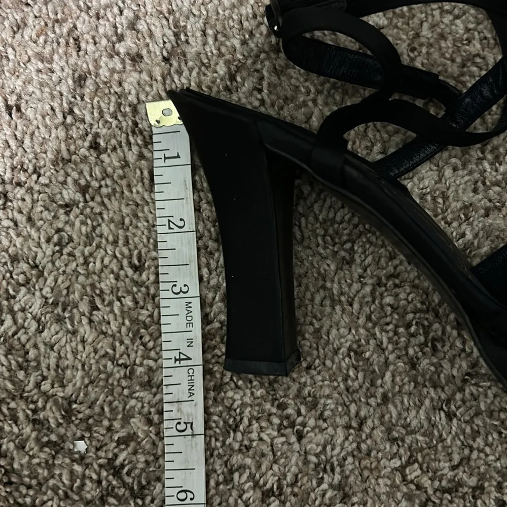 Donna Karan Ladies Size 7 Black High Heel Shoes